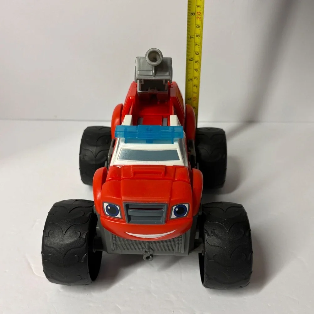 Blaze and the Monster Machines Transforming Fire Truck Blaze Sounds & Lights